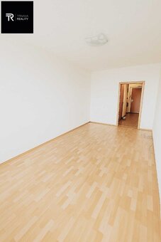 REZERVOVANÉ - EXKLUZÍVNE TRNAVA REALITY - 1 izbový byt s ba - 4