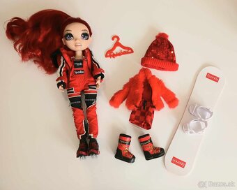 Bábika z kolekcie Rainbow High - zimná Ruby Anderson - 4