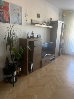 Príjemný dvojizbový byt s dvomi lodžiami - 4