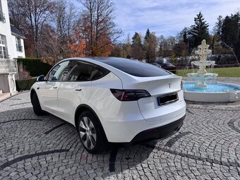 Predám Tesla Model Y Dual motor Long range Zaruka - 4