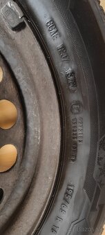 Predám 4 zimné pneumatiky s diskami Škoda octavia 2 - 4