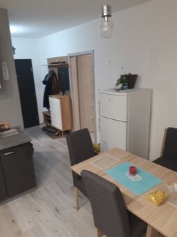 Predám 1-izbovy byt Žilina-Vlčince 2 - 4