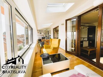 Výnimočný 3-izbový byt s veľkou presklenou terasou v srdci P - 4