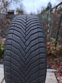 Michelin 215/55R17 - 4