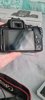 Canon EOS250D Komplet + náhradné batérie - 4