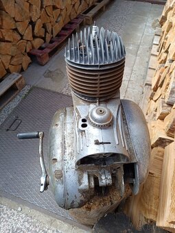 Motor ČZ 175 / 356 nebo skútr ČZ 501 - 4