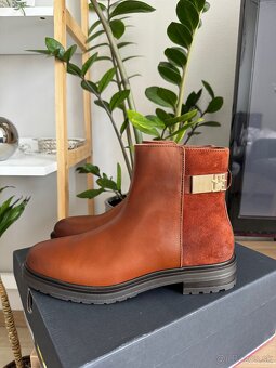 Tommy Hilfiger Dámske členkové čižmy topánky - 4