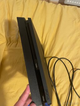 playstation 4 - 4