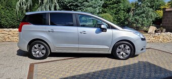 Peugeot 5008 1,6Hdi 82kW, M6, 3/2012. 98000km - 4