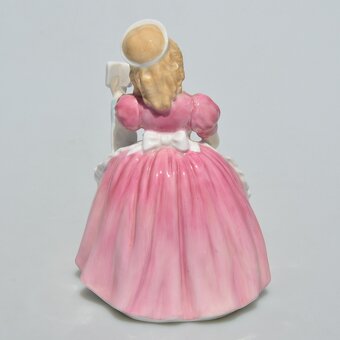 Royal Doulton - Starožitná soška Dievčatko pečie koláč - 4