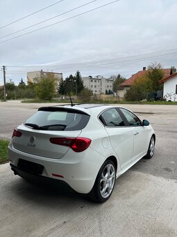 Alfa Romeo Giulietta 1.6 JTDm Šport = 196531km, 2011  = - 4