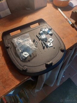 Platňa na zadný kufor - 4