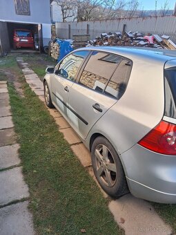 Predám volkswagen golf 5 - 4