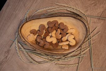 Ručne vyrobená drevená misa z orecha - 4