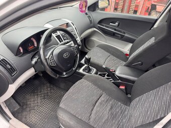 Kia Ceed 2008 na náhradné diely - 4