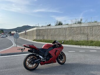 Kawasaki Ninja ZX10R - 4
