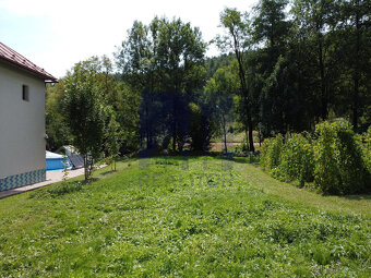 Ponúkame na predaj stavebný pozemok na rodinný dom, 638 m2 - 4