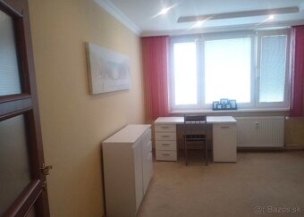 NA PRENÁJOM PRIESTRANNÝ 3-IZBOVÝ BYT, UL. BRANISKOVÁ - 4