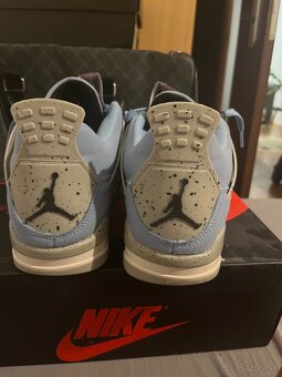 Jordan 4 UNC - 4