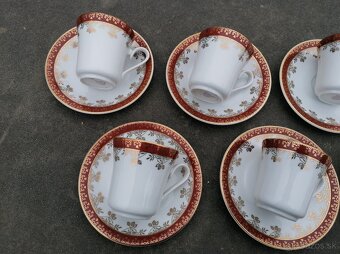 Predám červeno-zlatá porcelánová sada - 4