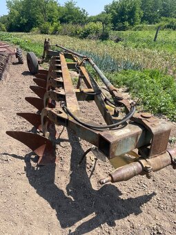 Sejačka Mistral 6000 a 7-radličný pluh - 4