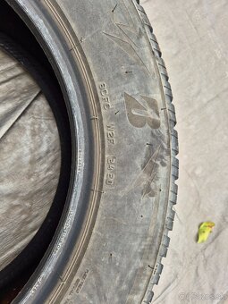 Predam zimne pneu 2x 225/60R17 Bridgestone - 4