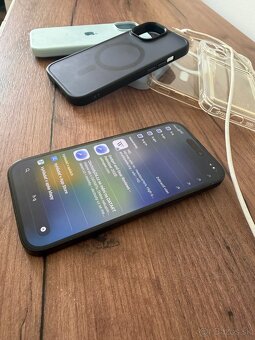 Apple iPhone 15, 128 GB - 4