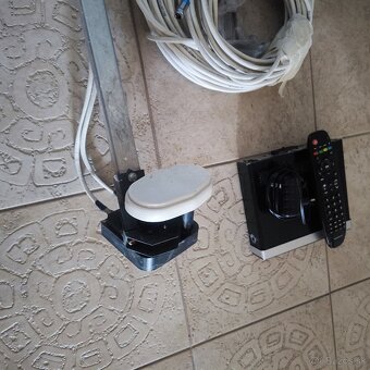 Satelit s Twin LNB + trojnozka + Set top box+ Kábel - 4