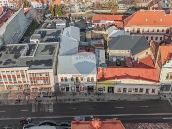 BUDOVA V CENTRE MESTA LUČENEC - 4