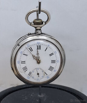 Predám funkčné starožitné vreckové hodinky Remontoir cylindr - 4