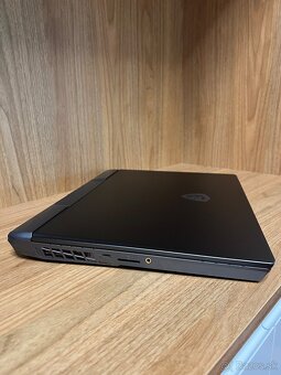 MSI Vector 16 HX A13VHG - 4