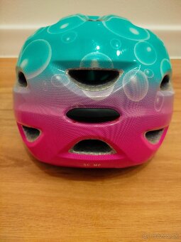 dievcenska prilba - 4