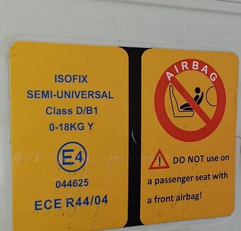 Autosedačka Petite&Mars Reversal II Isofix - 4