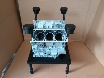 Stolík motor V6 - 4