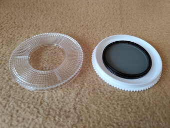 Canon EFS 18-135mm - 4