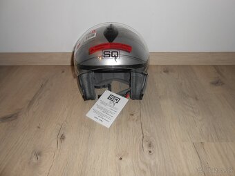 Predam uplne novu moto prilbu na skutrik znacky SQ - 4