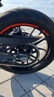 KTM Duke 390 - 4