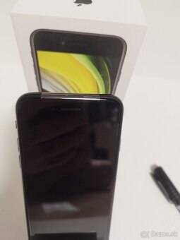 iPhone SE 2020 - 4