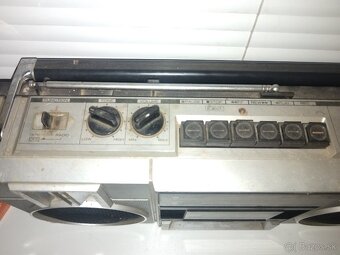 Rádio magnetofón Hitachi TRK 6801E - 4