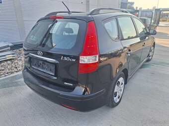 HYUNDAI I30 1,6 CRDI ROK 2012 - 4