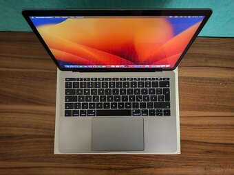 Apple MacBook Pro 2017 – i5 / 8GB / 256GB - 4