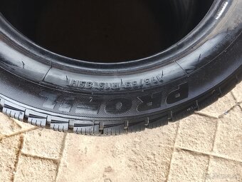 Predám zimné pneu 195/55r15. 8/9mm - 4
