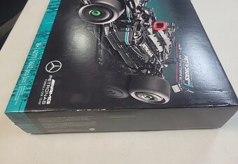 Nové LEGO Technics 42171 Mercedes-AMG F1 W14 E Performance. - 4
