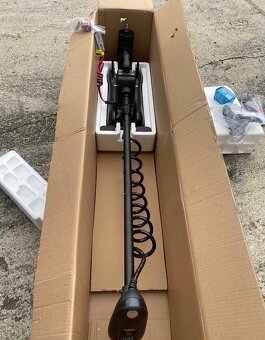 Haswing Elektromotor 55LB na dialkové ovládanie s GPS 12V - 4