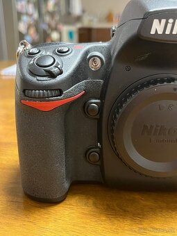 Nikon D700 + grip MB-D10 - 4