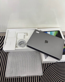 Apple MacBook Pro 13″ TouchBar 256GB - 4