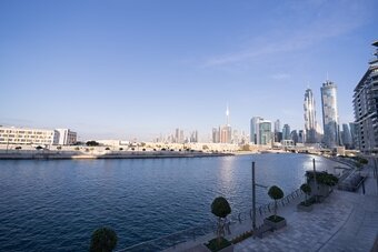 🌊 Canal Front Residences – Intímne bývanie pri Dubajskom vo - 4