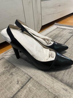 Čierne lesklé lodičky - 4