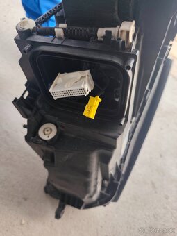 Predne lave svetlo mercedes gle - 4