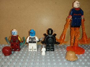 76131 LEGO Avengers Endgame Avengers Compound Battle - 4